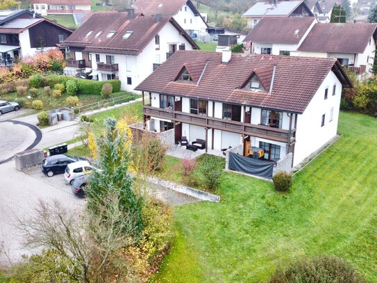 Beste Kapitalanlage! Solides MFH mit 6 Wohneinheiten und großem Grundstück in bester Lage