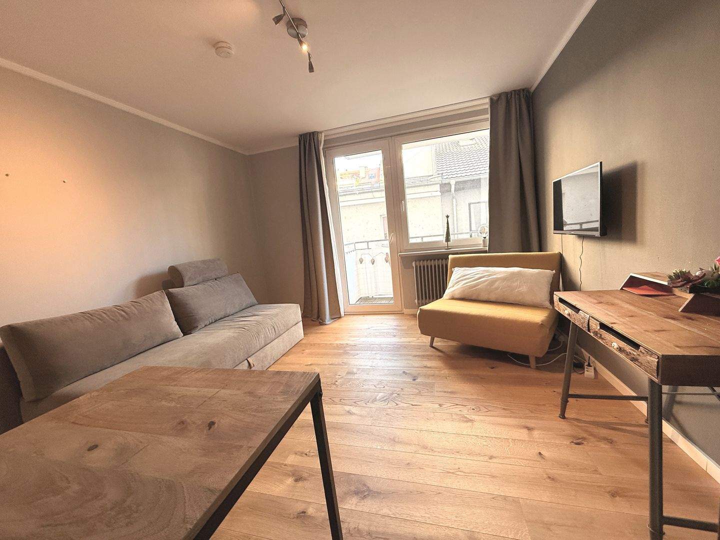 STYLISCH MITTEN IM PLACE TO BE