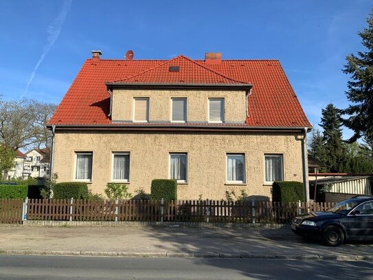 Zweifamilienhaus mit Potential in zentraler Lage