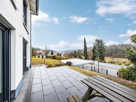 Neuwertiges Einfamilienhaus im Toskana-Stil mit idyllischen Weitblick