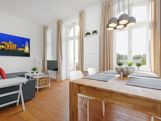 Licht-durchflutetes, modernes 3-Zimmer Apartment mit Ausblick im Herzen von Mitte