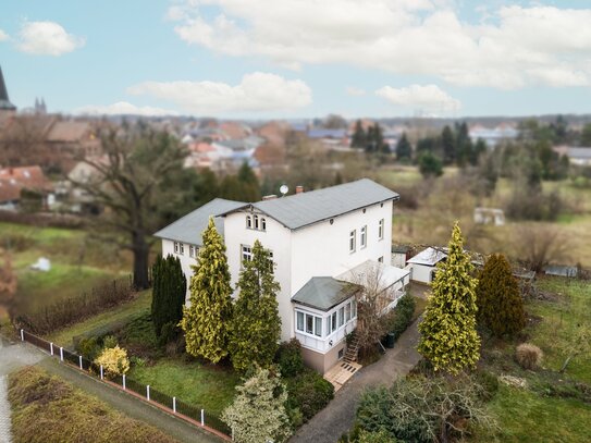 Herrschaftliches Wohnhaus mit vielfältigen Möglichkeiten auf großem Grundstück