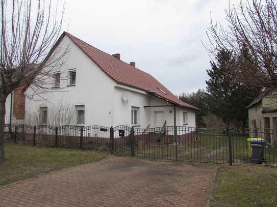 Wassergrundstück mit Wohnhaus & NG & Carport direkt am Seesauer Fließ