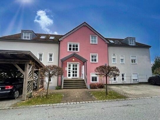 Freie 3-Zimmer-Wohnung mit Balkon und Carport in ruhiger Aussichtslage (Nähe Passau)