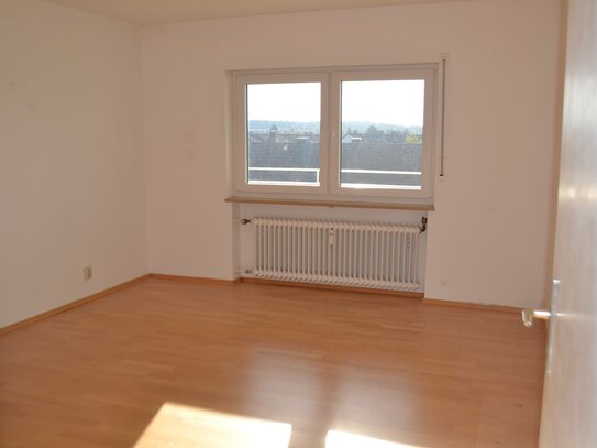 Großzügige 3-Zimmerwohnung mit sonniger Loggia in Nürnberg-Altenfurt