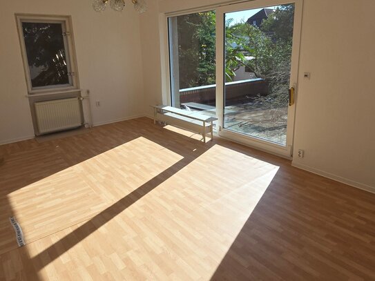 Große Wohnung mit Süd-Terrasse in Johannisthal / 4er WG möglich