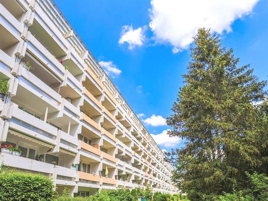 München-Sendling: Sonnige 3-Zi. Whg. mit gr. Süd-Blk Bad mit Fenster