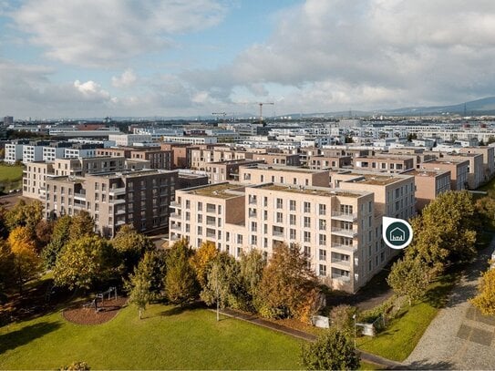 Auf dem Riedberg: 4-Zimmer-Wohnung mit großzügiger Dachterrasse und Loggia