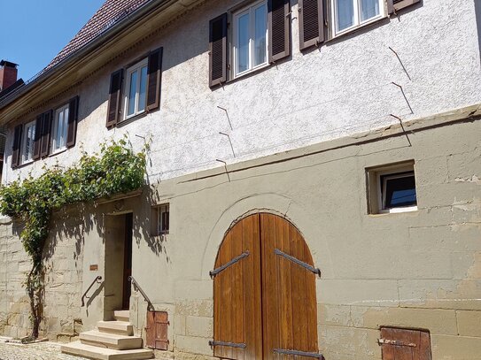 Für Hausgestalter und Sanierer: älteres Stadthaus mit ausbaubarer Scheune/Garage