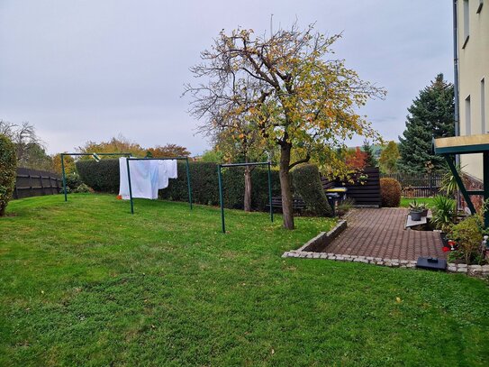 centrumsnahe, großzügige 2-Raum im Erdgeschoss mit PKW Stellplatz und Blick ins Grüne