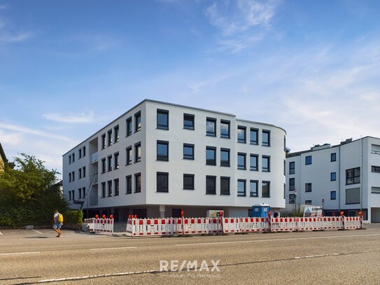 Exklusives Stadthaus Leonberg: 3 Zimmer Überdachte Loggia mit Fernblick über das Rathaus