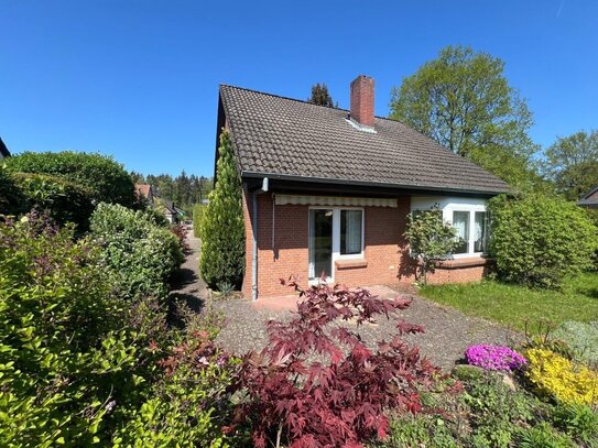 *** PROVISIONSFREI *** Einfamilienhaus aus 1990 mit Carport ideal auch für Handwerker