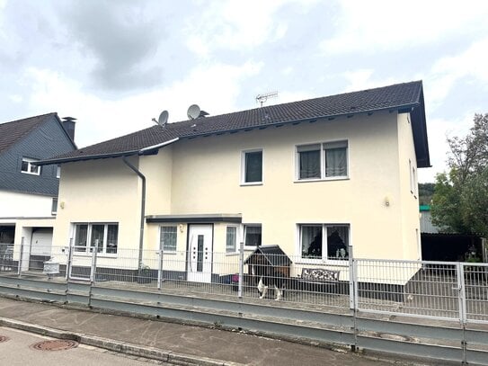 Großes Einfamilien-/Zweifamilienhaus mit vielen Nutzugsmöglichkeiten!