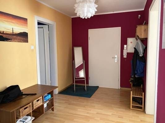 Wunderschöne helle 2,5 Zimmer Wohnung mit Balkon in perfekter Lage in Bonn-Beuel