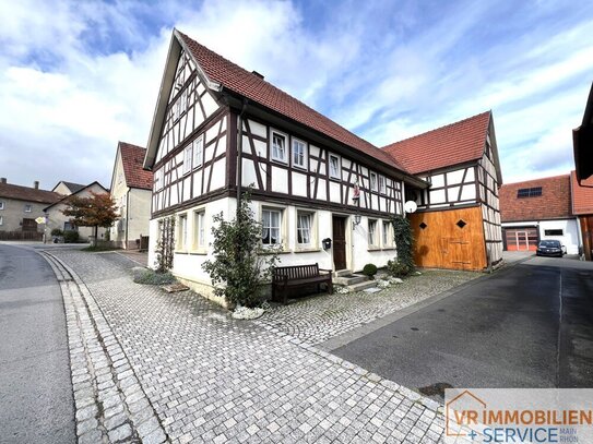 Gemütliches Landhaus im Fachwerkstil mit Scheune und Gartengrundstück in 97647 Hausen.