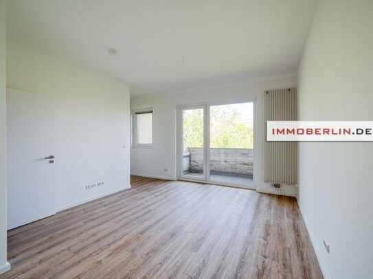 IMMOBERLIN.DE - Topzustand! Helle Wohnung mit Westloggia + Lift in sehr attraktiver Lage