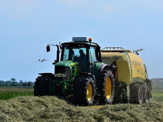 Landwirtschaftsbetrieb 240 ha mit Biogasanlage