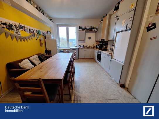 Große und helle 4 Zimmer - Wohnung mit 190 qm in Wiesbaden !