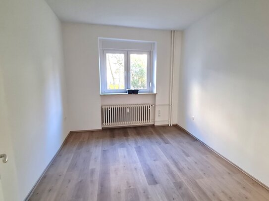 Schöne Erdgeschosswohnung (3ZiDKB) mit schönem Bad und mit Balkon, Karl-Lehr-Str. 163, Duisburg