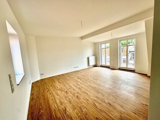 HEUTBESICHTIGUNG: NEUBAU-DACHGESCHOSSWOHNUNG MIT EINBAUKÜCHE UND TERRASSE - 150 METER ZUR SPREE!