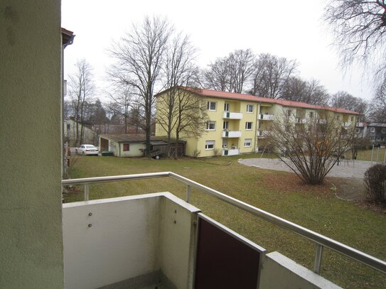 Schöne 4 Zimmer-Wohnung mit Südbalkon in ruhiger und grüner Wohnlage