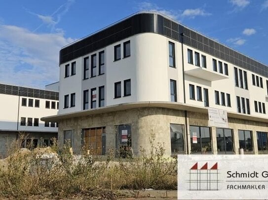 Neubauerstbezug Büro-/ Praxisfläche in Adelsdorf