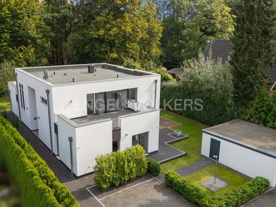 Bauhaus Villa mit privatem Alsterzugang - Wärmepumpe Energie A+