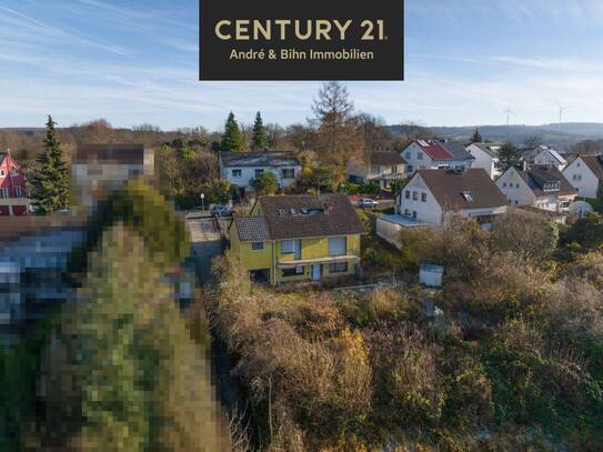 Ausblick inklusive - Sanierungsbedürftiges Zweifamilienhaus