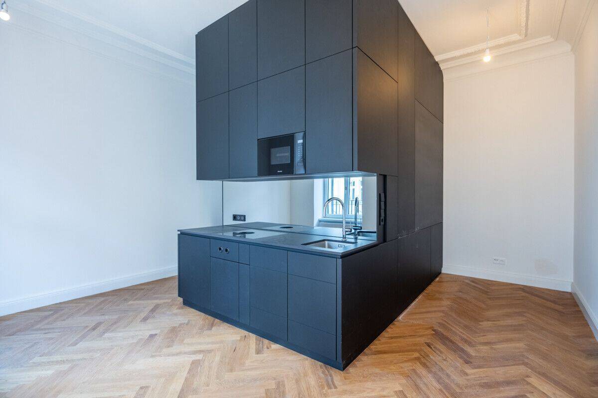 Loft-Studio mit Design-Kubus und Balkon nahe Chausseestraße - Photo 1
