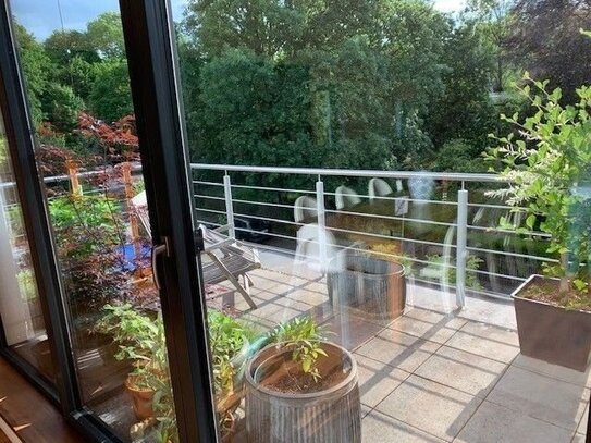 Harlaching Nähe Tierpark; sonnige 2 bis 3 Zi. Dachterrassenwohnung mit freiem Blick in s Grüne.