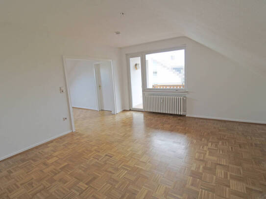 Zentrumsnahe, gepflegte 4-Zimmer-Dachgeschosswohnung mit geräumiger Loggia in Remagen