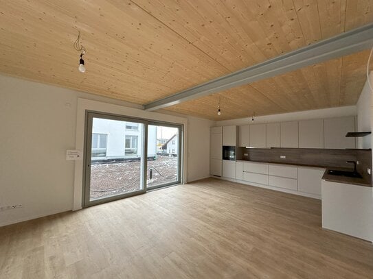 Moderne 2,5-Zimmer-Neubauwohnung mit Terrasse, Tiefgarage und Einbauküche – Erstbezug in Aalen!