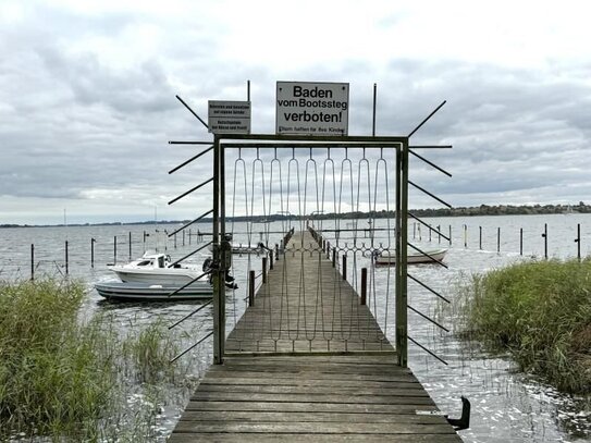 Naturparadies zwischen Wasser, Wiesen und Wäldern mit Bootsliegeplatz