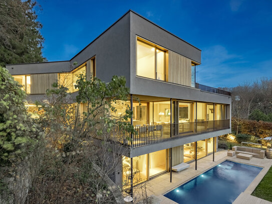 Architekten-Villa mit hochklassiger Ästhetik, Spa-Bereich und Pool in einzigartiger Lage