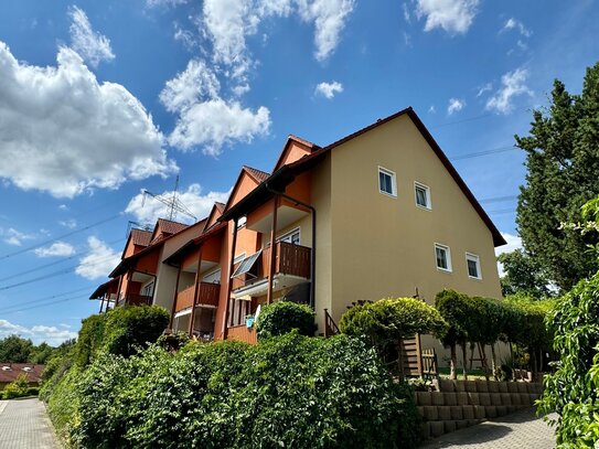 ==3.Zimmer-Maisonette mit Balkon, Einbauküche und Garage==