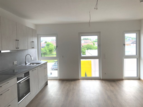 SESSLACH ** NEU-wertig ** ab 1. Februar 2025** 3 Zi ca. 102 m² ** im 2. OG