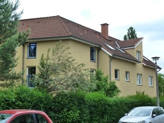 großzügige, helle 2 Zimmer Wohnung mit Wohnküche und Wintergarten