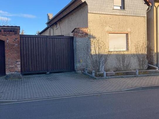 Einfamilienhaus mit Werkstatt und Lagerflächen in Bitterfeld OT Bobbau