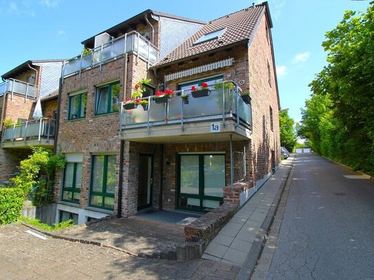 Attraktive Maisonette-Gewerbeeinheit mit zwei Stellplätzen in einem Wohn- und Geschäftshaus zwischen Burtscheid und Fuc…