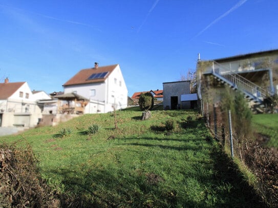 Baugrundstück in unverbaubarer Lage mit Blick in die Natur