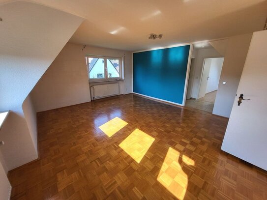 Großzügige 3 Zimmer Wohnung mit Loggia in Wendelstein im 1. OG eines 2 Familienhauses zu vermieten.