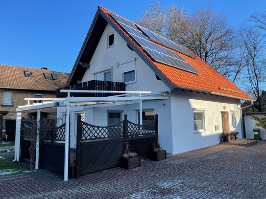 Gepflegtes Einfamilienhaus mit Garten und Garage in Groß Mahner