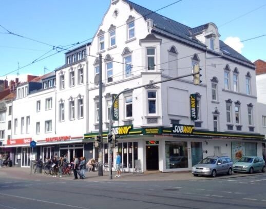 Helle Wohnung in der Neustadt mit Einbauküche und kleiner Terrasse