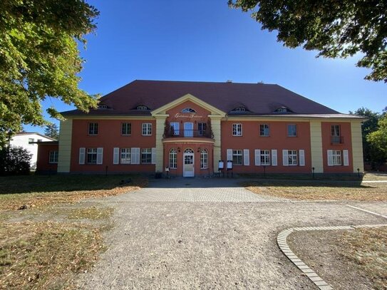 Herrschaftliches Gutshaus Federow - 3*-Hotel direkt am Hofsee inmitten des Müritz Nationalpark´s