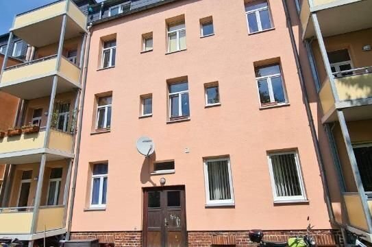 **helle 4-Raum-Wohnung im DG mit Balkon**