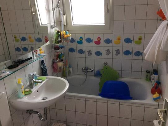 **Ihr neues Zuhause** kleine 3 Zimmerwohnung mit Wannenbad