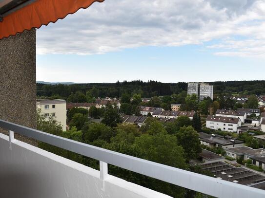 VERMIETET!!!!! Wohnen mit Ausblick- 4 Zimmer-Wohnung inkl. EBK. TG-PLatz. Neu renoviert RESERVIERT!!!!