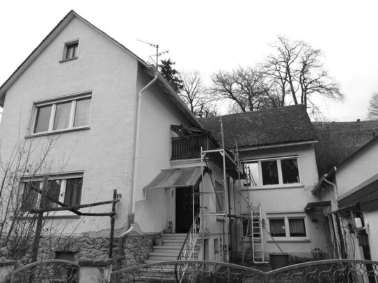 Teilsaniertes Split-Level-Haus mit Garten und Kamin im idyllischen Naturpark Taunus!