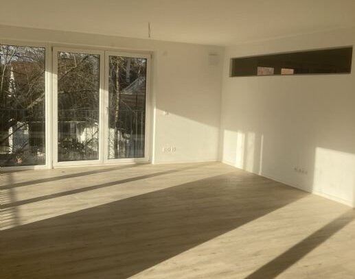 *Neubau* Exklusive 3-Zimmer Wohnung mit Balkon in Top Lage