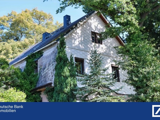 Charmantes Haus aus Jahrhundertwende mit großem Garten in idyllischer Lage